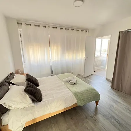 Apartment 3 Parking